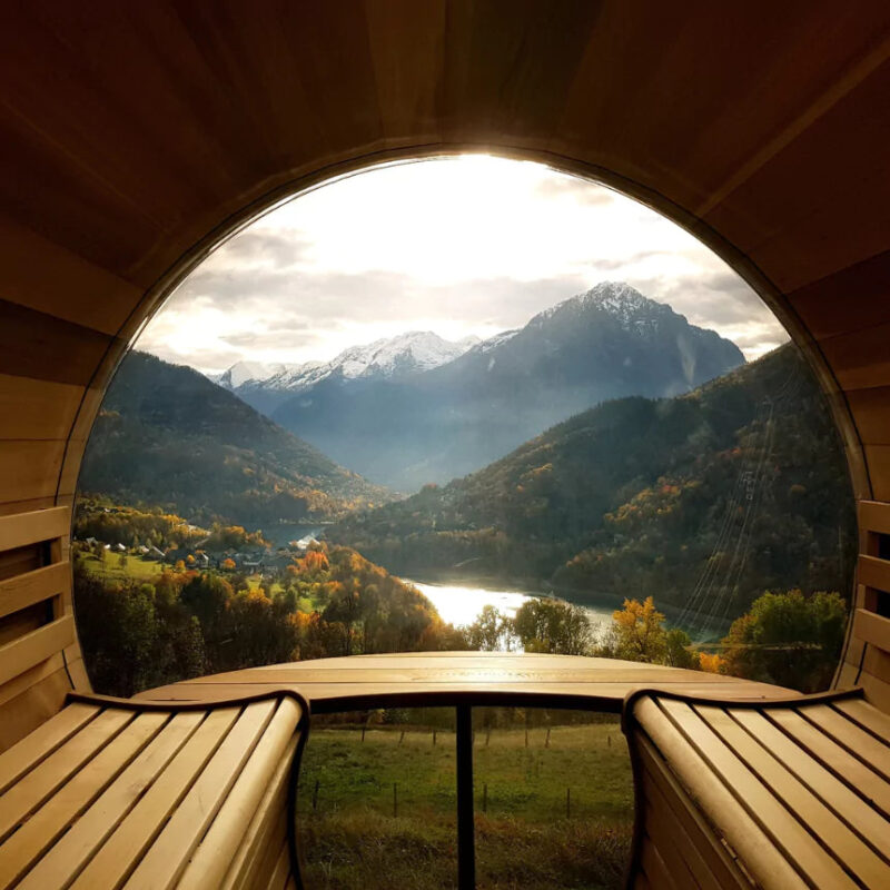 Dundalk 7′ x 6′ Panoramic Knotty Cedar Barrel Sauna - Image 3